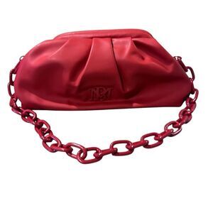 NWT Badgley Mischka red wrapped frame clutch bag with detachable chain strap‎